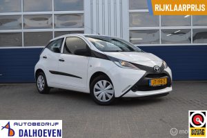 Toyota Aygo 1.0 VVT-i x bij Autobedrijf Dalhoeven in Albergen